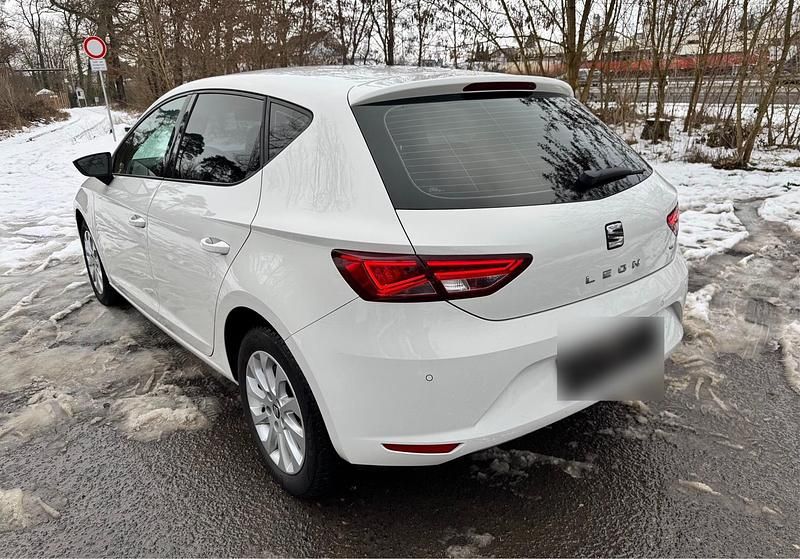 Gebraucht Seat Leon Style 150 PS (110 kW) 2013 Weiß Limousine