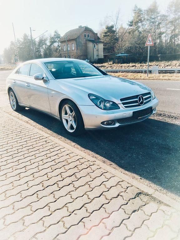 Silber Gebraucht 2010 Mercedes CLS320 Limousine | 4.500 € - Bild 1/4