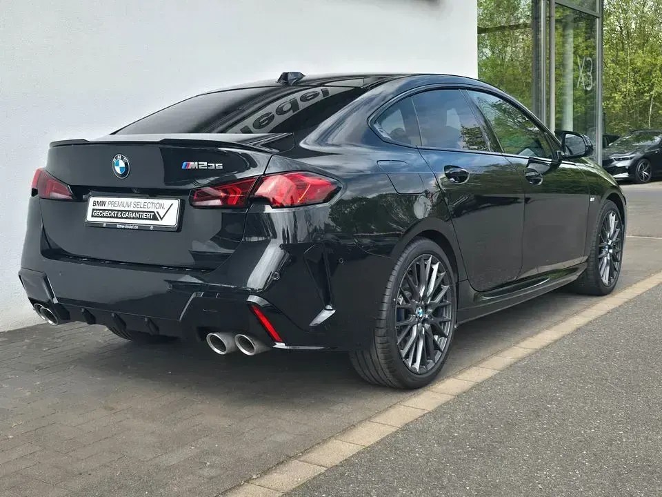 Gebraucht BMW M235 Performance 300 PS (220 kW) 2025 Schwarz Coupé