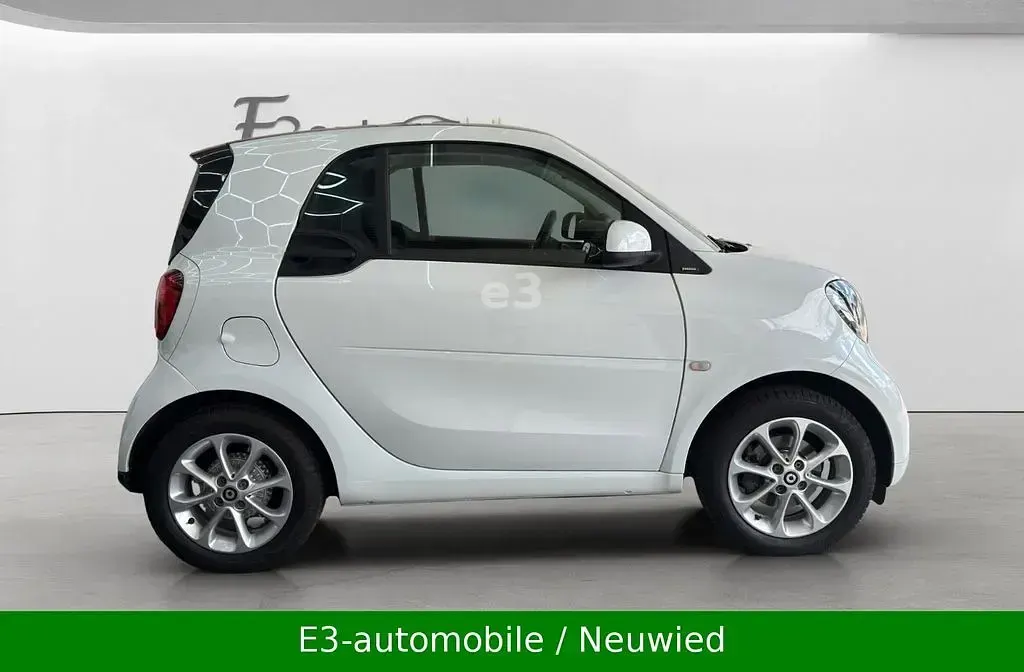 Gebraucht Smart ForTwo Coupé 90 PS (66 kW) 2016 Weiß Coupé