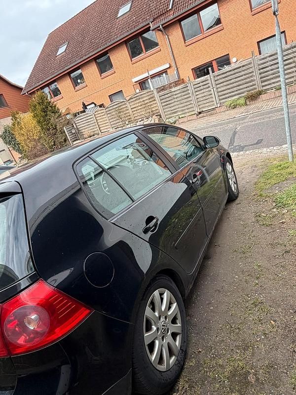 Gebraucht VW Golf V 75 PS (55 kW) 2004 Schwarz Kleinwagen