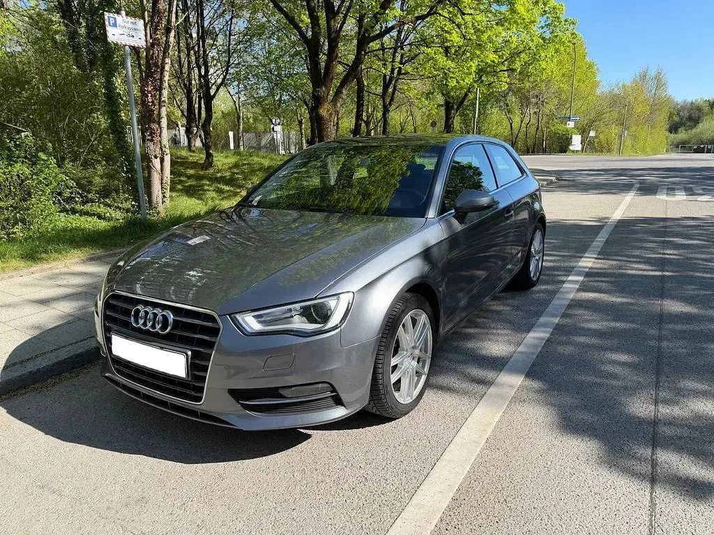 Gebraucht Audi A3 122 PS (89 kW) 2014 Grau Limousine