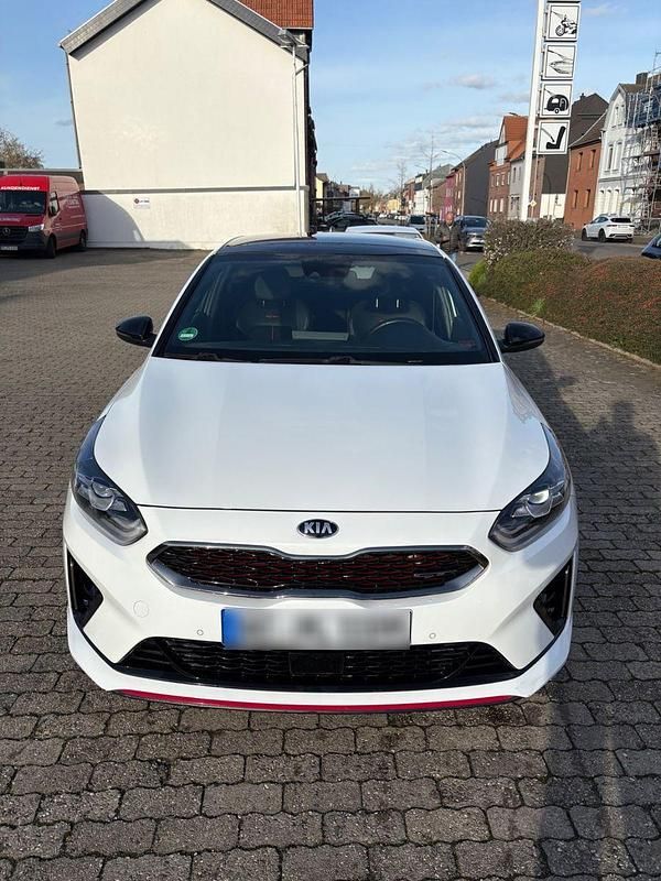 Gebraucht Kia Ceed GT GT 204 PS (150 kW) 2020 Weiß Limousine