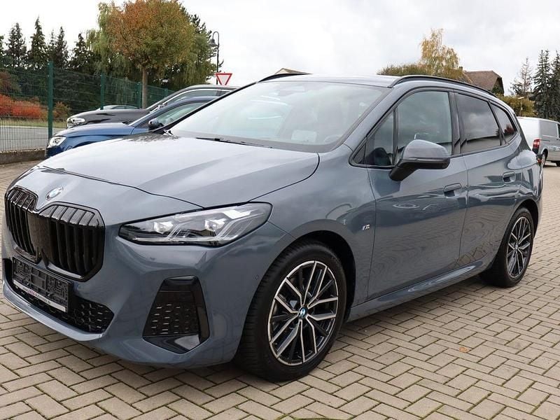 Gebraucht BMW 220 Active Tourer M Sport 156 PS (114 kW) 2023 Grau Van / Kleinbus