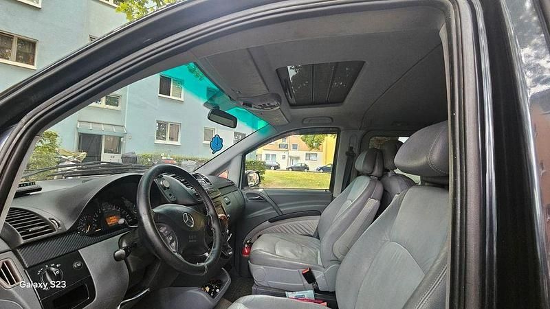 Schwarz Gebraucht 2004 Mercedes Viano Van / Kleinbus | 10.500 € - Bild 1/4
