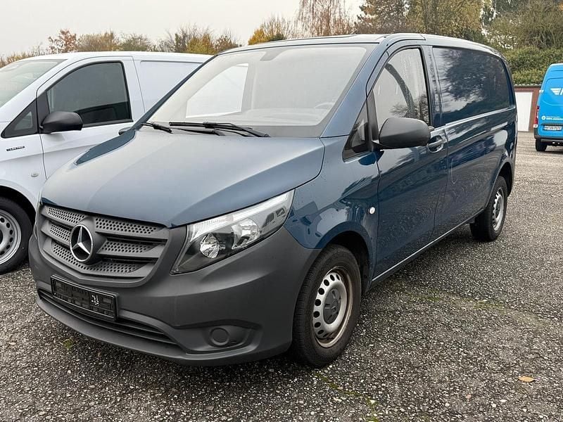 Schwarz Gebraucht 2020 Mercedes Vito Van | 13.990 € (Superpreis) - Bild 1/4