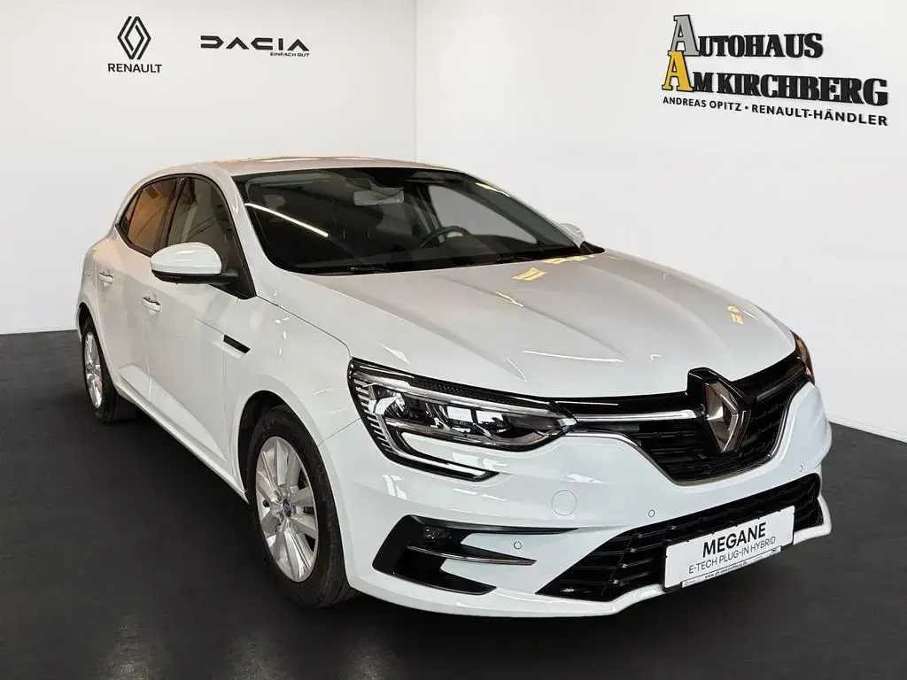 Gebraucht Renault Megane E-Tech Business 158 PS (116 kW) 2022 Weiß Limousine