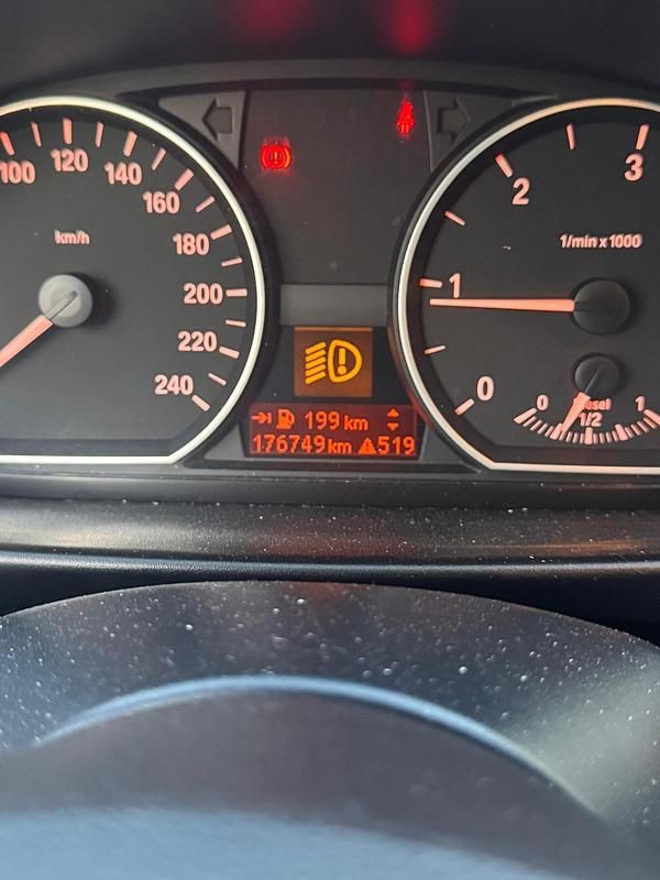 Gebraucht BMW 118 116 PS (85 kW) 2010 Grau Kleinwagen