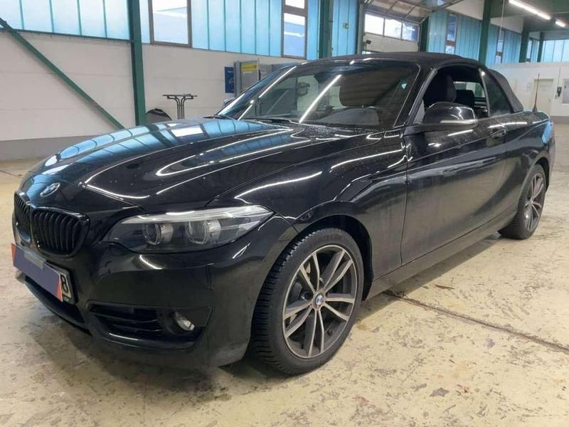 Gebraucht BMW 218 Sport Line 136 PS (100 kW) 2019 Schwarz Cabrio