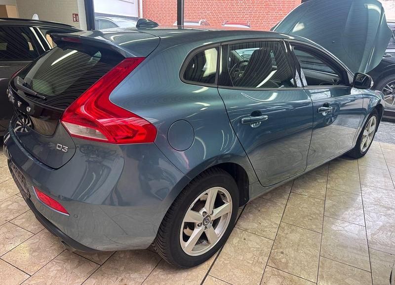 Second-hand Volvo V40 150 CP (110 kW) 2012 Hatchback