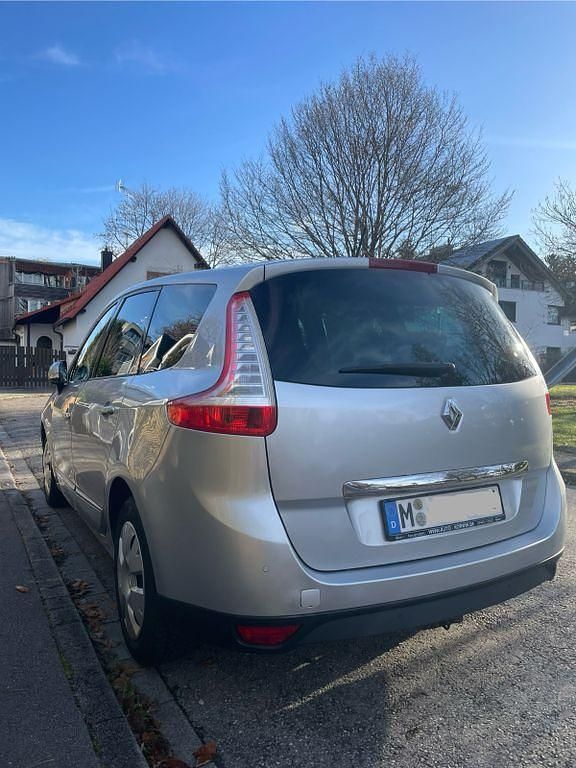 Gebraucht Renault Grand Scénic III 131 PS (96 kW) 2012 Silber Van / Kleinbus