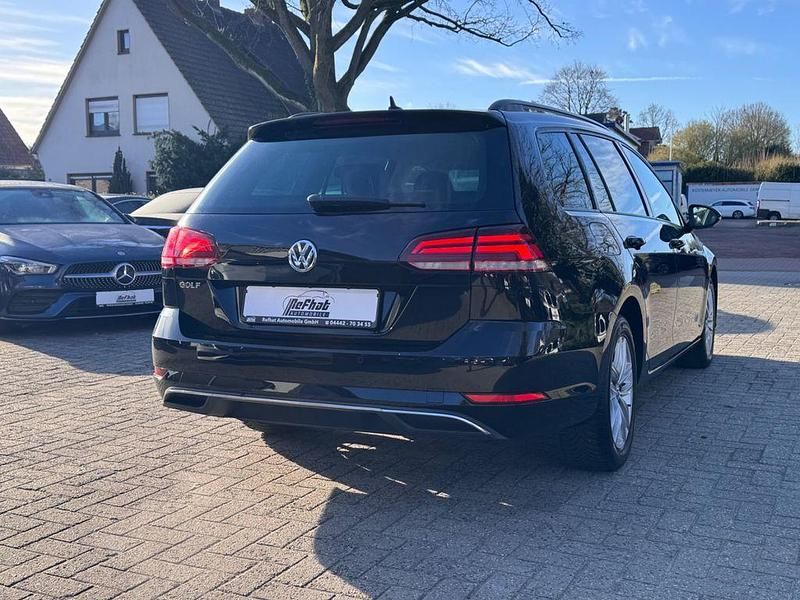 Gebraucht VW Golf VII Comfortline 116 PS (85 kW) 2019 Schwarz Kombi