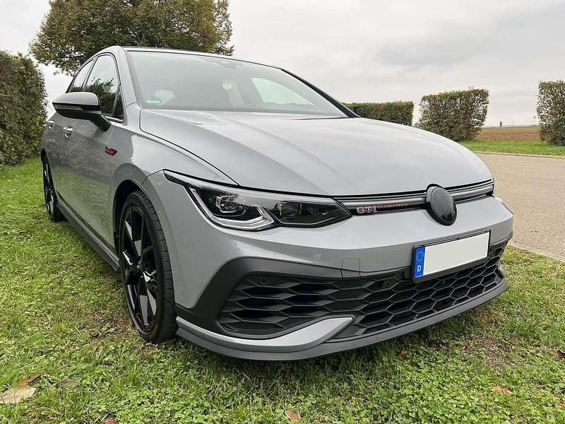 Gebraucht VW Golf VIII GTI 300 PS (220 kW) 2022 Grau Limousine