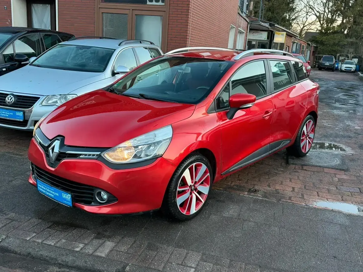 Gebraucht Renault Clio GrandTour Dynamique 90 PS (66 kW) 2015 Rot Kombi