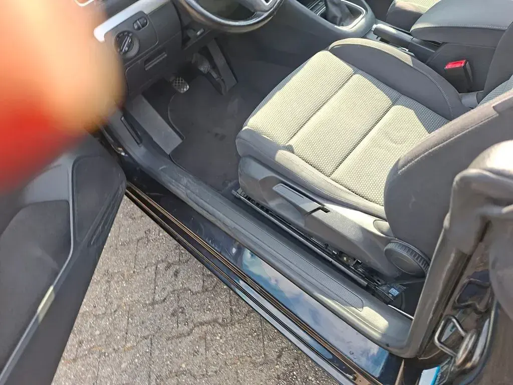Gebraucht VW Golf Cabriolet 105 PS (77 kW) 2011 Schwarz Cabrio