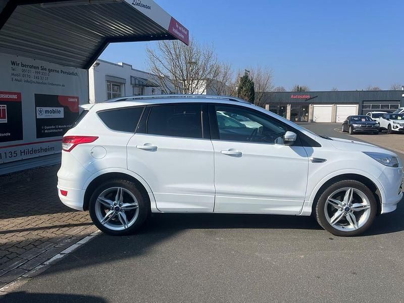 Gebraucht Ford Kuga Individual 150 PS (110 kW) 2016 Weiß SUV