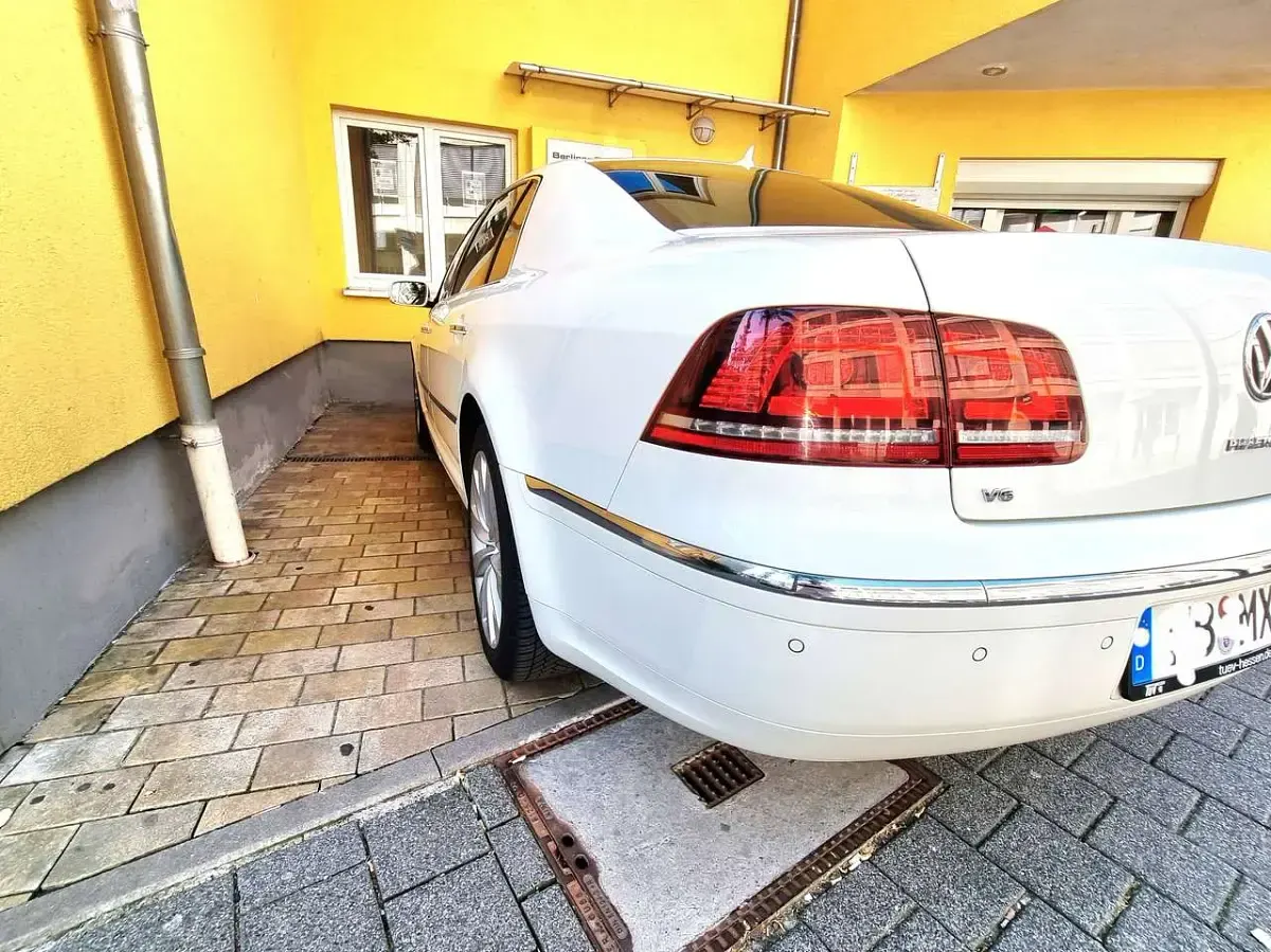 Gebraucht VW Phaeton 280 PS (205 kW) 2014 Weiß Limousine