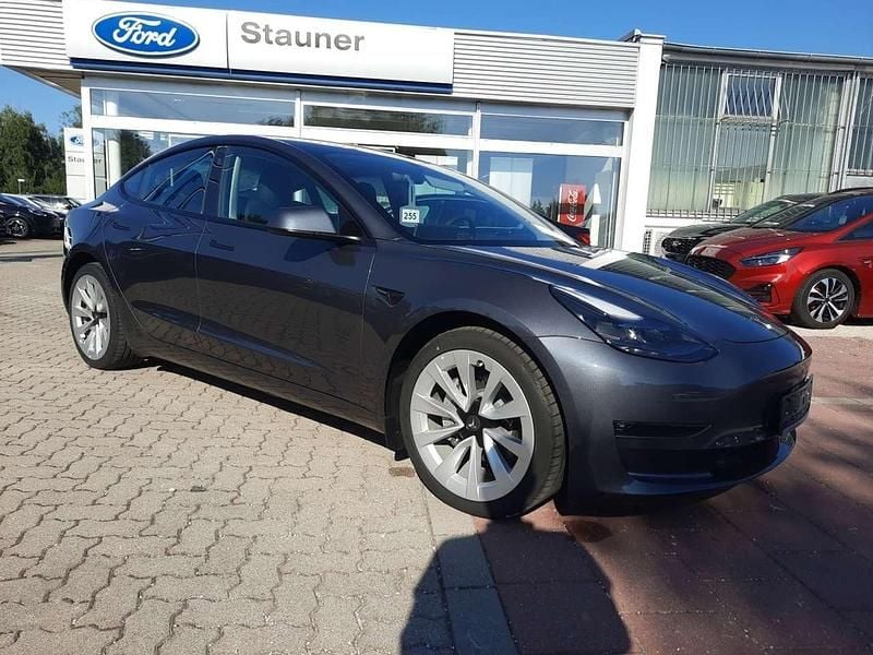 Uusi Tesla Model 3 366 kW (498 HP) 2025 Hopea Sedan