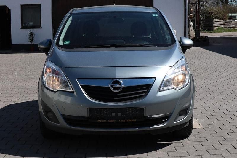 Gebraucht Opel Meriva Edition 120 PS (88 kW) 2012 Silber Van / Kleinbus