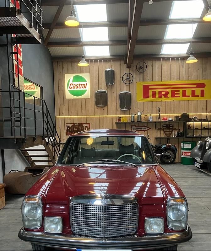 Andere farben Gebraucht 1970 Mercedes 230 Limousine | 13.900 € - Bild 1/4