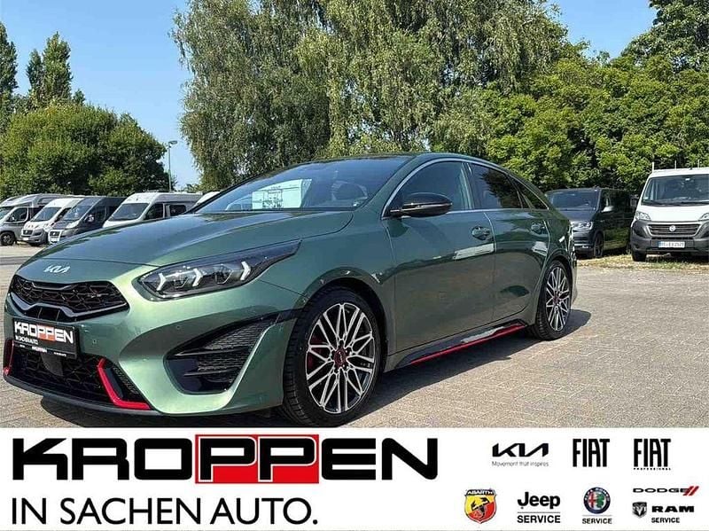 Experience green met. Gebraucht 2023 Kia ProCeed GT Kleinwagen | 32.990 € (Teuer) - Bild 1/4