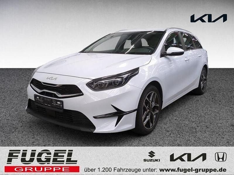 Weiss Gebraucht 2024 Kia Ceed | 24.499 € (Guter Preis) - Bild 1/4