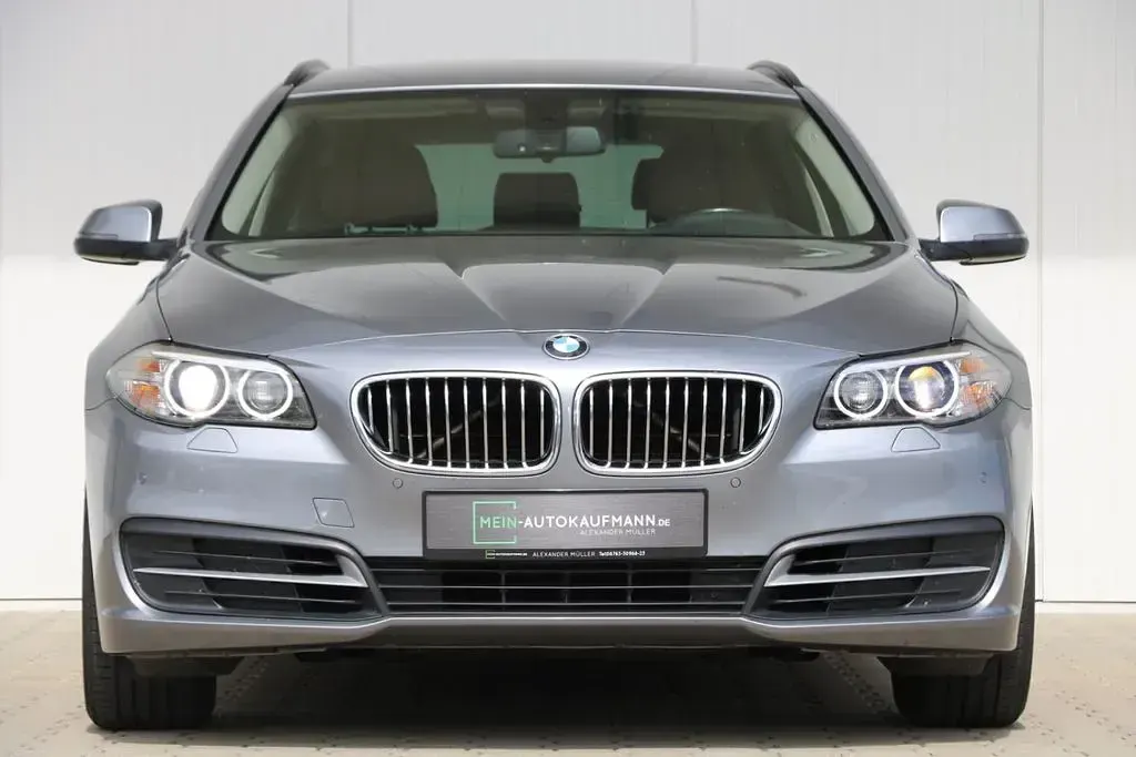Gebraucht BMW 520 Performance 190 PS (139 kW) 2014 Grau Limousine
