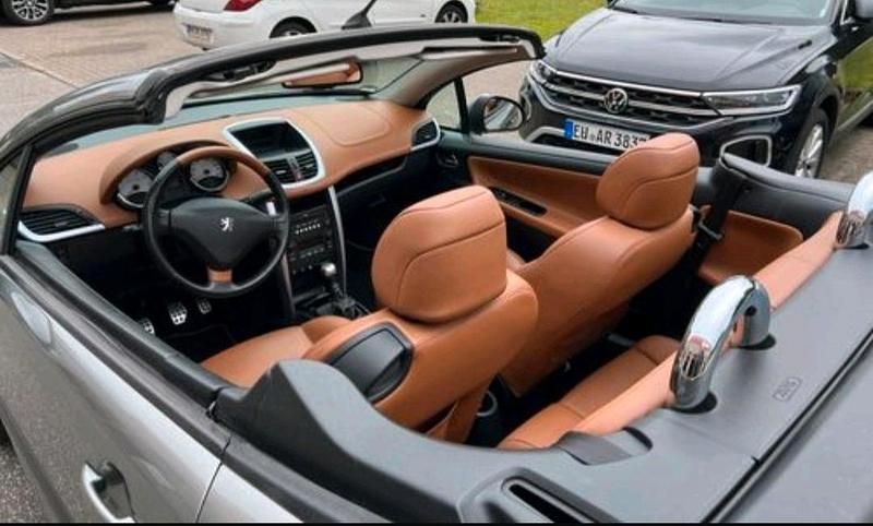 Silber Gebraucht 2008 Peugeot 207 CC Cabrio | 7.222 € - Bild 1/4
