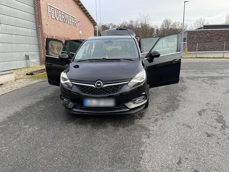 Schwarz Gebraucht 2016 Opel Zafira Tourer Van / Kleinbus | 9.750 € (Etwas zu teuer) - Bild 1/4