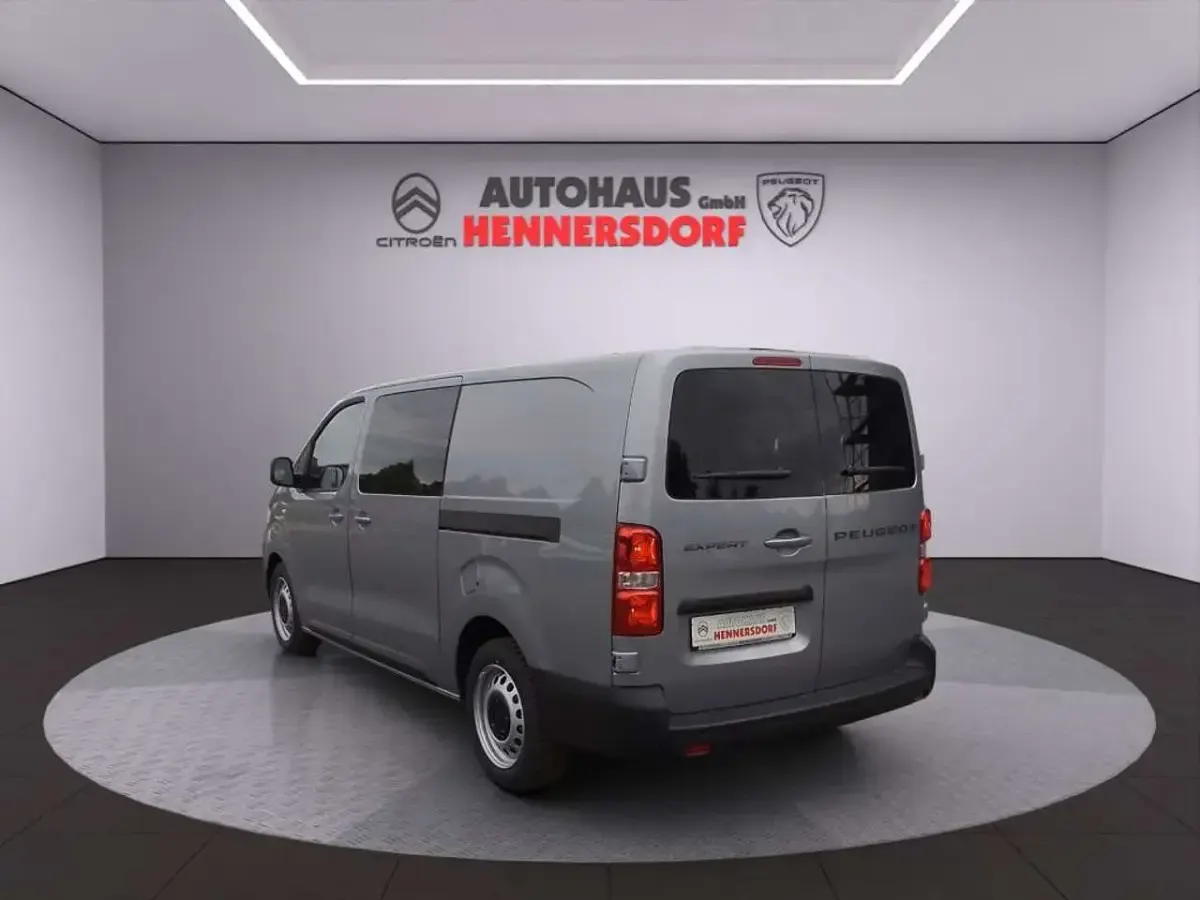 Gebraucht Peugeot Expert S 144 PS (105 kW) 2025 Artense silber metallic Van