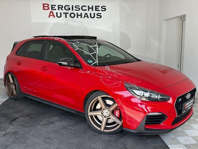 Rot Gebraucht 2019 Hyundai i30 N Performance Limousine | 24.999 € (Fairer Preis) - Bild 1/4