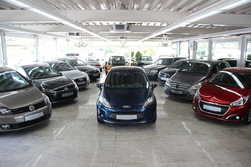 Blau Gebraucht 2011 Ford Fiesta Trend Kleinwagen | 1.950 € (Superpreis) - Bild 1/4