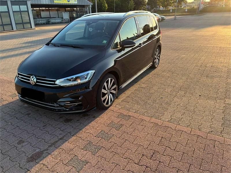Schwarz Gebraucht 2018 VW Touran Join Van / Kleinbus | 20.500 € (Fairer Preis) - Bild 1/4