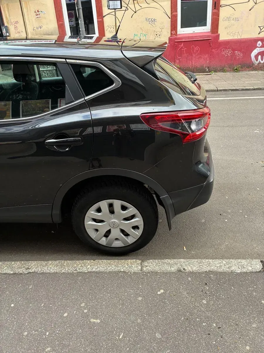 Gebraucht Nissan Qashqai Acenta 116 PS (85 kW) 2019 Schwarz SUV