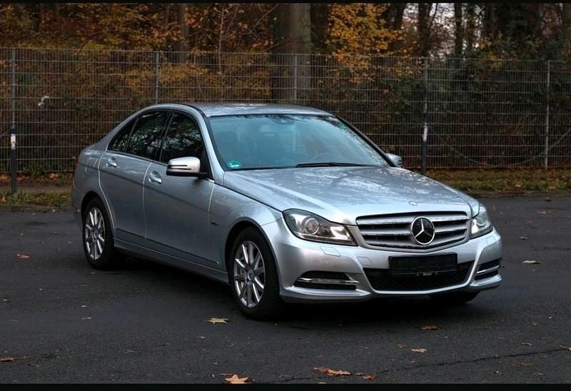 Gebraucht Mercedes C250 204 PS (150 kW) 2012 Silber Limousine