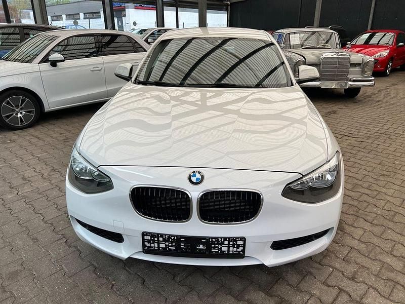 Gebraucht BMW 114 102 PS (75 kW) 2014 Weiß Kleinwagen