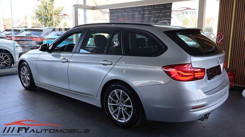 Gebraucht BMW 320 Advantage 163 PS (119 kW) 2018 Silber Kombi