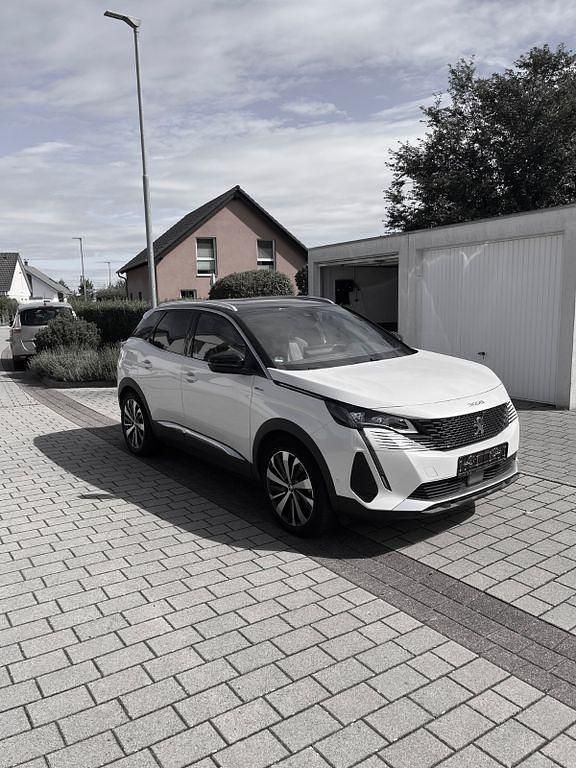 Weiß Gebraucht 2020 Peugeot 3008 GT SUV | 20.500 € (Superpreis) - Bild 1/4