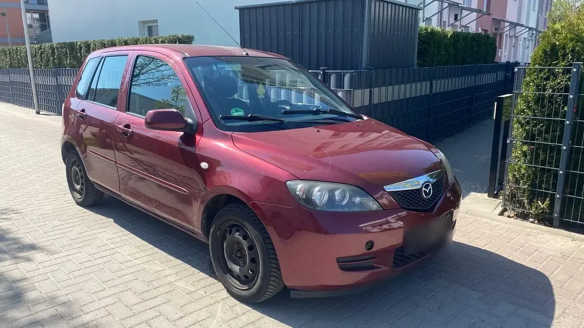 Usata Mazda 2 80 CV (58 kW) 2006 Viola Utilitaria