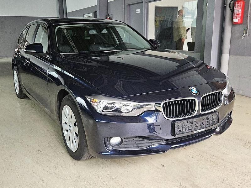 Blau Gebraucht 2014 BMW 316 Comfort Edition Kombi | 9.800 € (Fairer Preis) - Bild 1/4