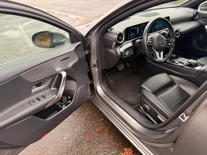 Gebraucht Mercedes A250 224 PS (164 kW) 2018 Grau Kleinwagen