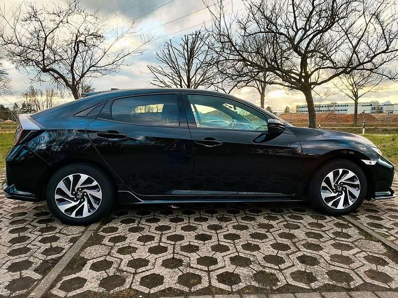 Gebraucht Honda Civic Dynamic 126 PS (92 kW) 2020 Schwarz Kleinwagen