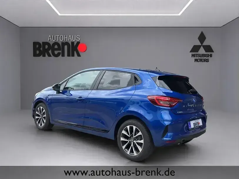 Neu Mitsubishi Colt Plus 91 PS (66 kW) 2025 Blau Limousine