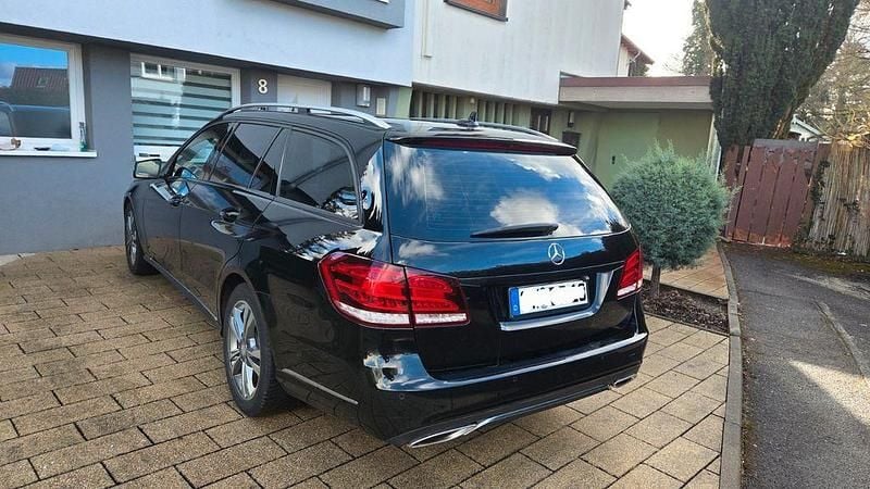 Gebraucht Mercedes E350 Avantgarde 252 PS (185 kW) 2013 Schwarz Limousine