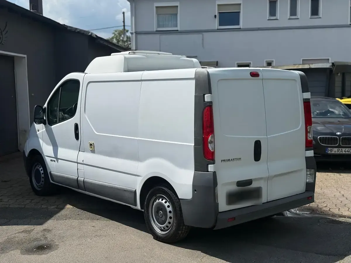 Gebraucht Nissan Primastar 115 PS (84 kW) 2013 Weiß Van / Kleinbus