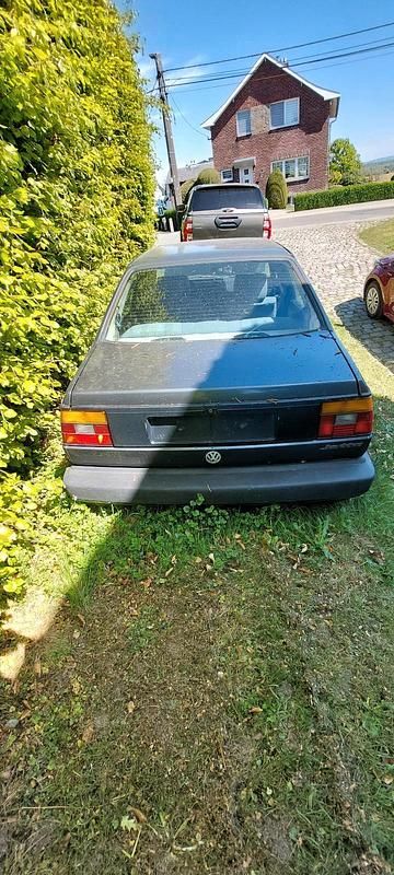 Second-hand VW Jetta 106 CP (77 kW) 1990 Negru Berlinǎ