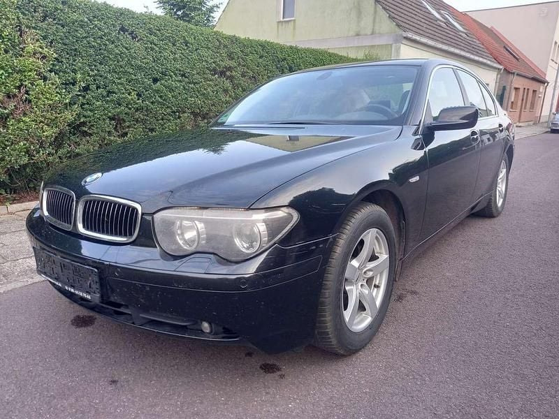 Schwarz Gebraucht 2002 BMW 735 Limousine | 2.950 € (Superpreis) - Bild 1/4