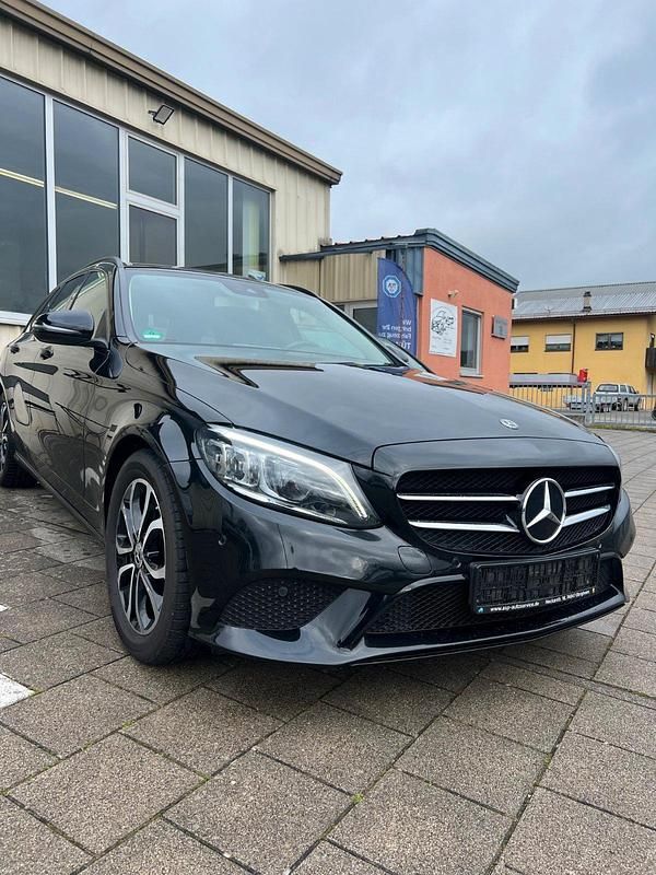 Gebraucht Mercedes C200 160 PS (117 kW) 2018 Schwarz Kombi