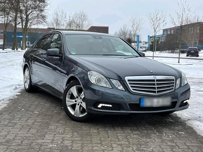 Gebraucht Mercedes E350 231 PS (169 kW) 2009 Grau Limousine