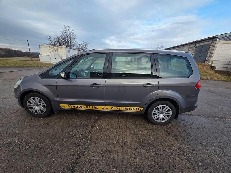 Gebraucht Ford Galaxy Trend 140 PS (102 kW) 2014 Grau Van / Kleinbus